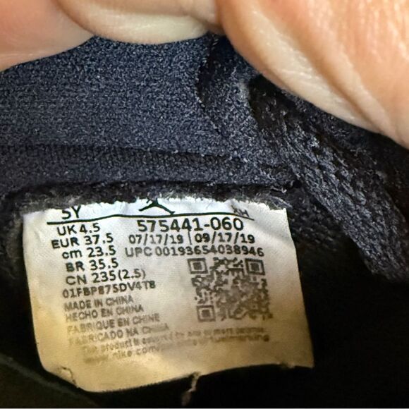 Nike Air Jordan 1 Retro High OG Black Satin Gym Red GS Youth 5Y - Picture 6 of 11